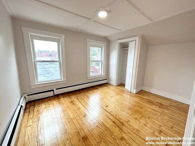 Photo - 13 Saratoga St