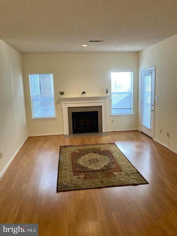 Building Photo - 13085 Autumn Woods Way