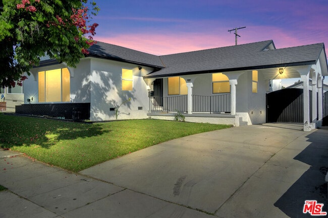 Building Photo - 6116 S La Cienega Blvd