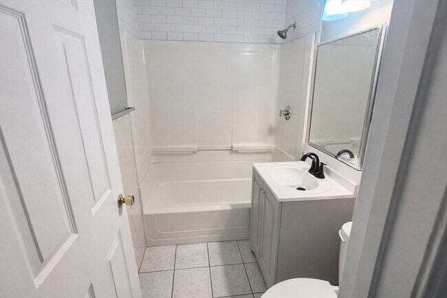 Photo - 4 Universal St Unit 05