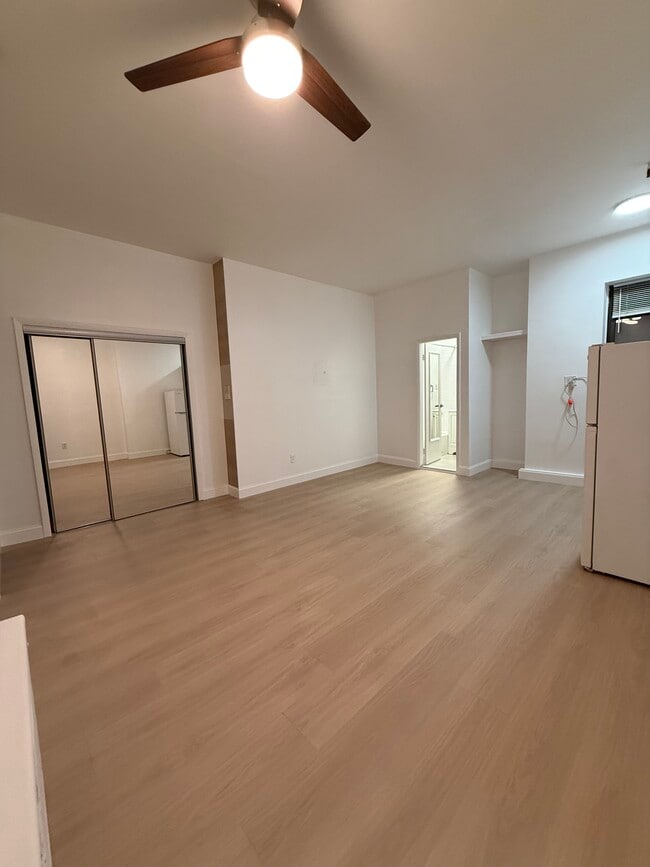 662 4th Ave Unit Updated Studio in Greenwood Heights
