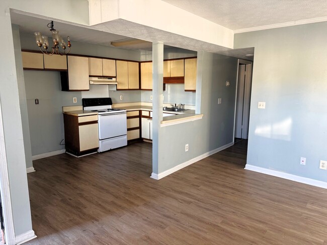 Photo - 830 Willow Pointe