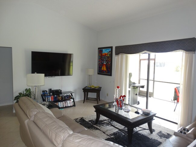 Photo - 45 Columbia Ct