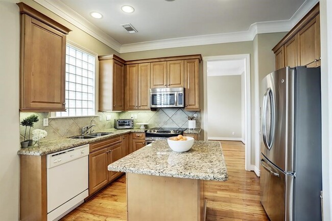 Photo - 2914 Brompton Square Dr