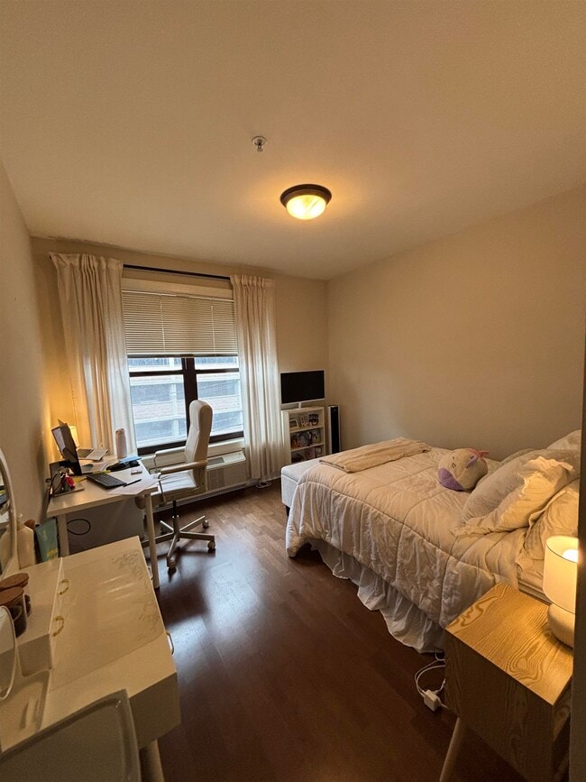 Photo - 100 Marshall St Unidad 316