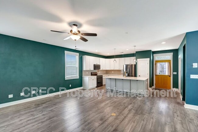 Photo - 3988 Hillyard St