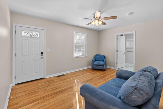 Photo - 1009 Lindsay St