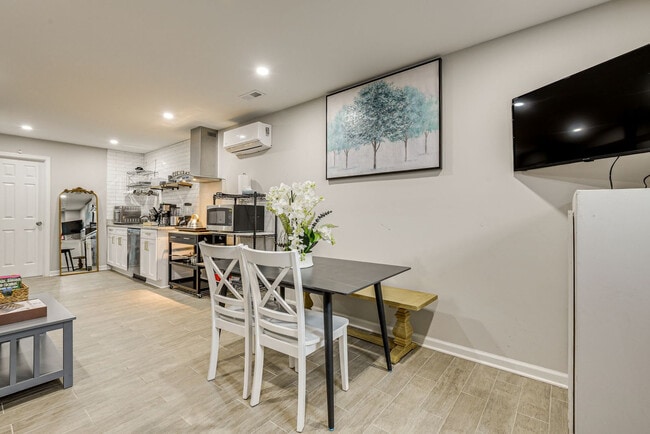 Photo - 6604 Oak St Unidad SI ID1545849P