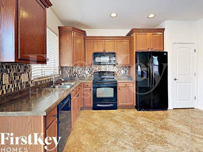 Photo - 802 W Love Rd