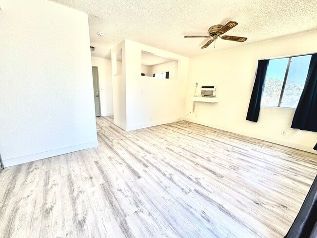 Building Photo - 5551 Ave Juan Bautista