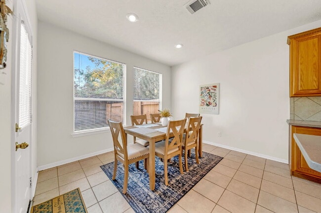 Photo - A beautifully maintained 3 bedroom, 2.5 ba... Apartamento