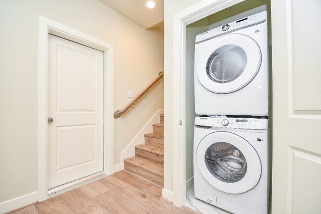 Photo - 2307 Warhol Wy