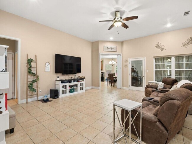 Photo - 315 Veterans Ln