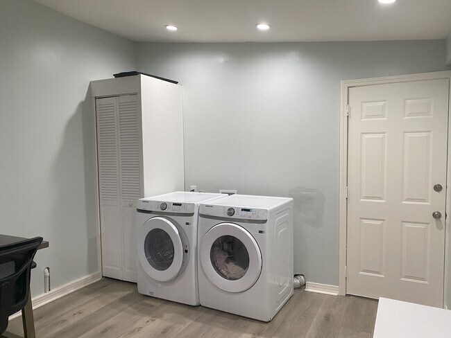 Photo - 314 Jasmine Pl