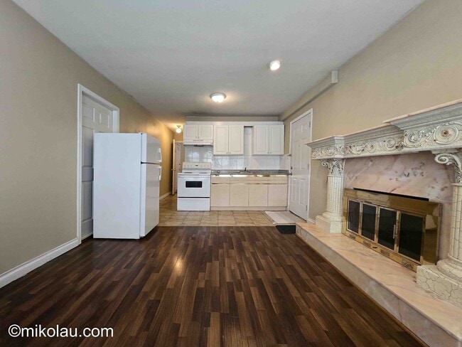 Photo - 3773 Burke St