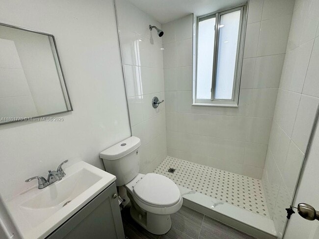 Photo - 856 SW 6th St Unidad 102