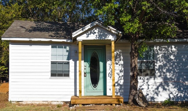 1 Bed 1 Bath Cottage - 1 Bed 1 Bath Cottage House