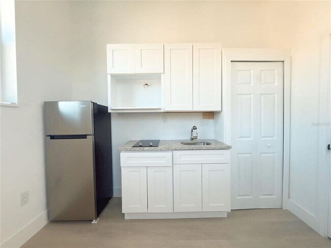 Photo - 401 E Columbus Dr Unit 4