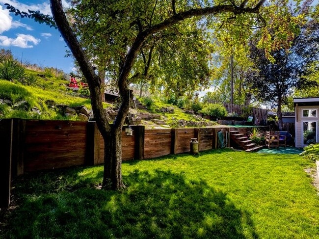 Photo - 1 Full Month Free Rent! North End Retreat ...