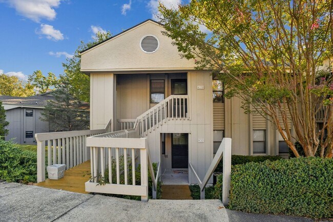 Photo - 301 Abbey Cir