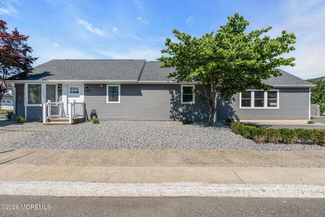 Photo - 501 Forman Ave