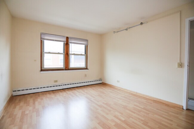 Photo - 2107 W Farragut Ave Unidad #2C