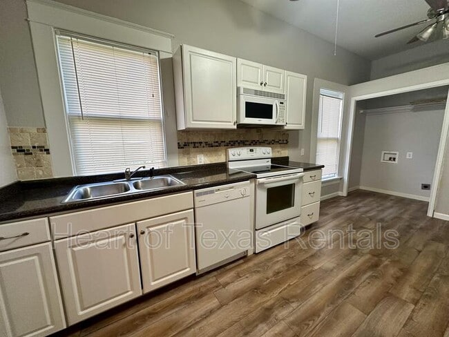 Photo - 609 Herring Ave