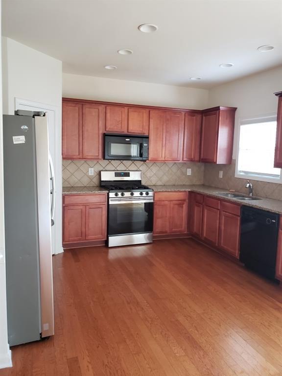 Photo - 2821 Gower Way