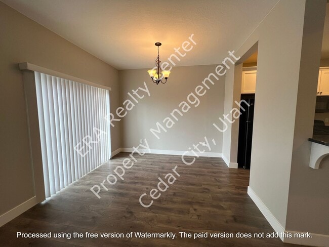 1677 N Main St