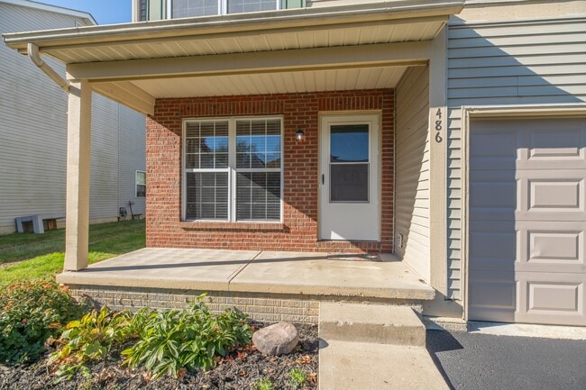 Photo - 484-486 Applegate Ln