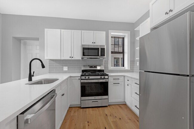 Photo - 28 Glenville Ave Unidad 2