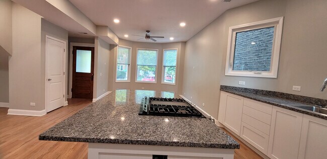 Photo - 2131 W Grace St