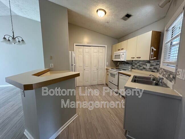 Photo - 942 Stewarts Creek Dr Unit #8