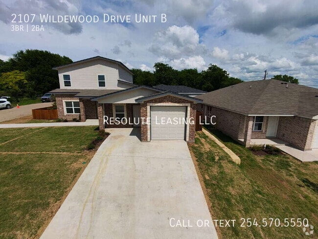 Building Photo - 2107 Wildewood Dr Unit B Rental