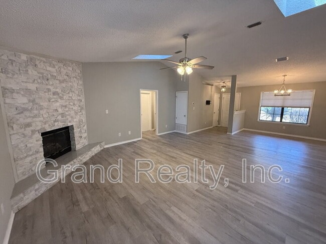 Photo - 3965 Deerwood Cir