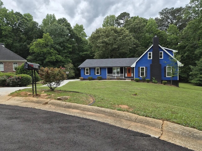 Room in Single Family Home on Hayes Ln