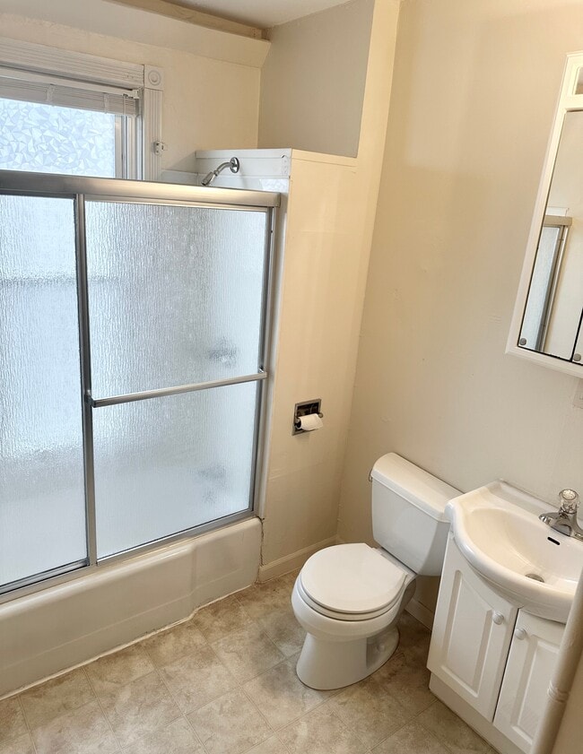 Bathroom - 506 S Walnut St Unit Apt C