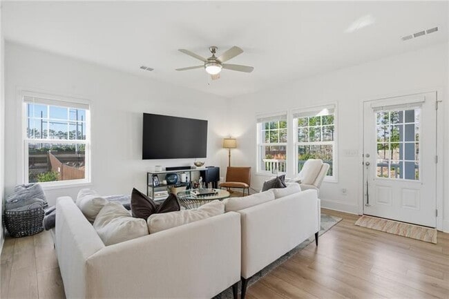 Photo - 3158 Webb Rd