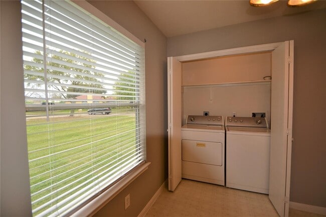 Photo - 5126 Riverwood Dr