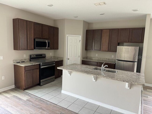 Photo - 3345 Curlew Ave