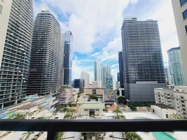 Photo - 999 SW 1st Ave Unidad 1808