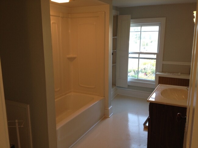 Bathroom - 105 N Main St Unit 105