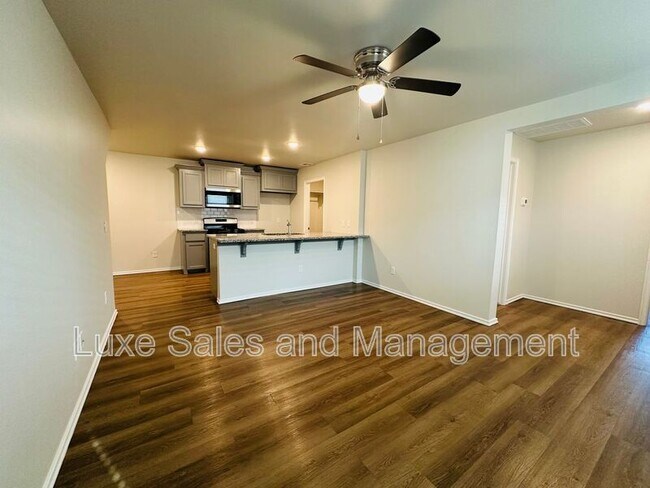 Photo - 10810 NW 119th St