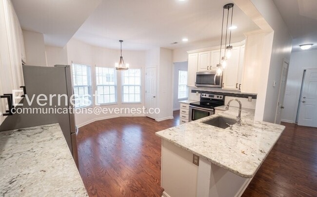 Photo - 1084 Ashcraft Ave
