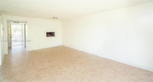 Building Photo - 1850 NE 169th St Unit 209 Rental