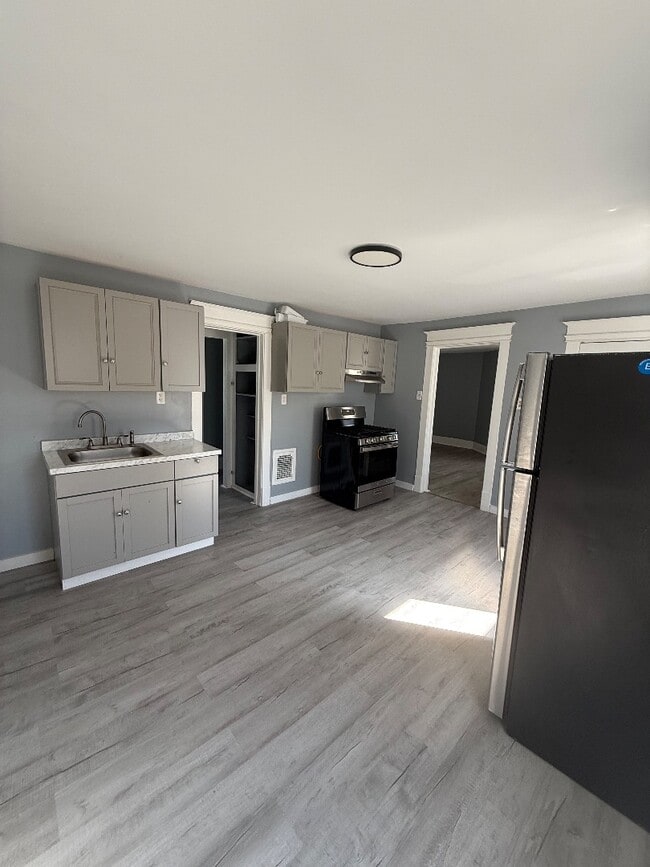 Photo - 912 Saratoga St