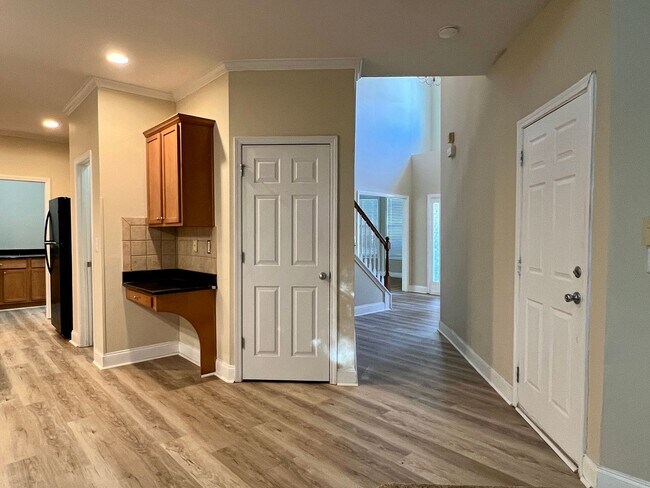 Photo - Large 4 Bedroom 2.5 Bath Home