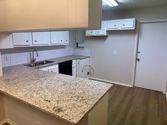 Photo - 809 Georgia Unit a