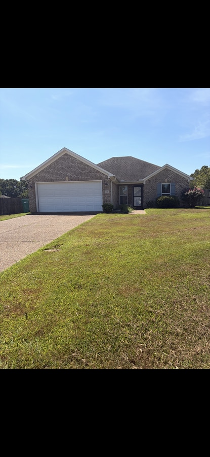 Photo - 136 Enfield Cove