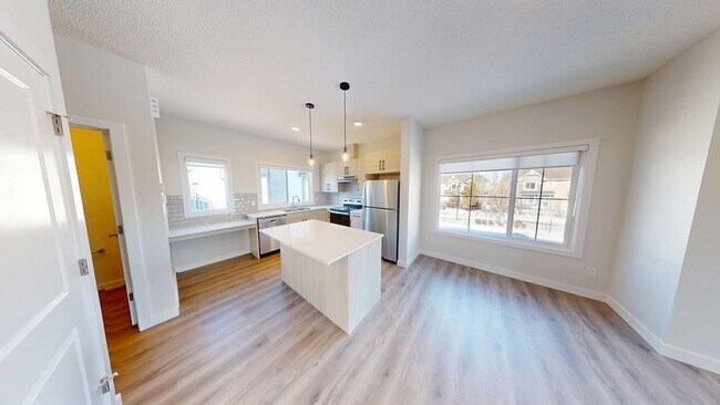 Photo - 3640-139 139 Ave NW Unité 73 / L